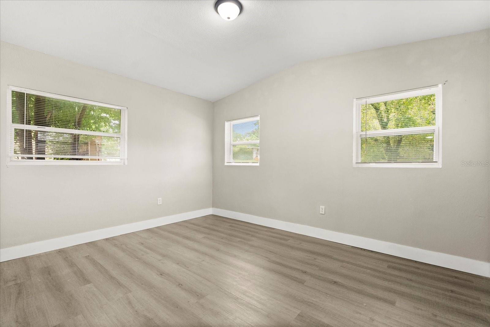 Image 11 of 27 For 6113 Hialeah Street