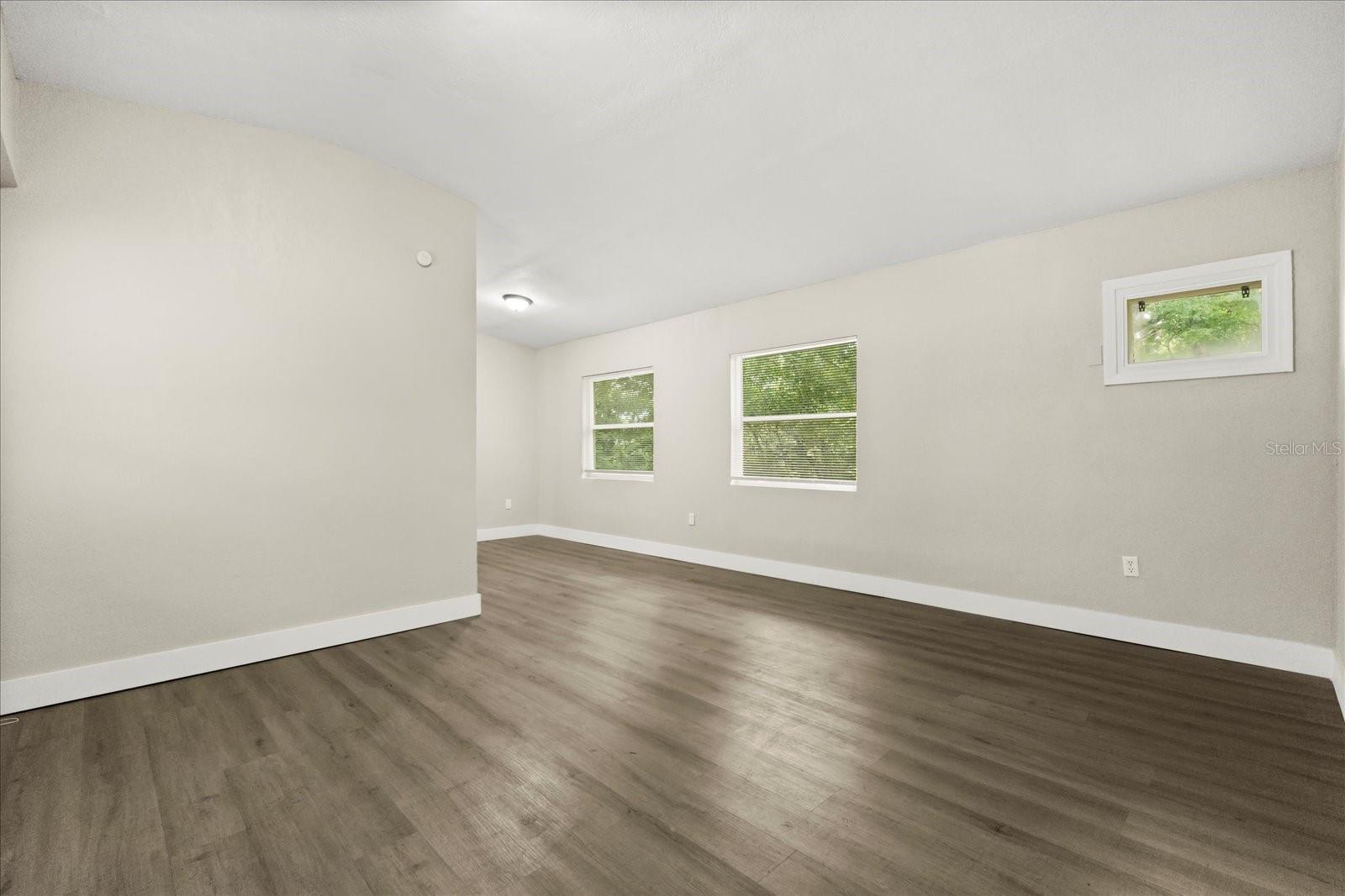 Image 4 of 27 For 6113 Hialeah Street