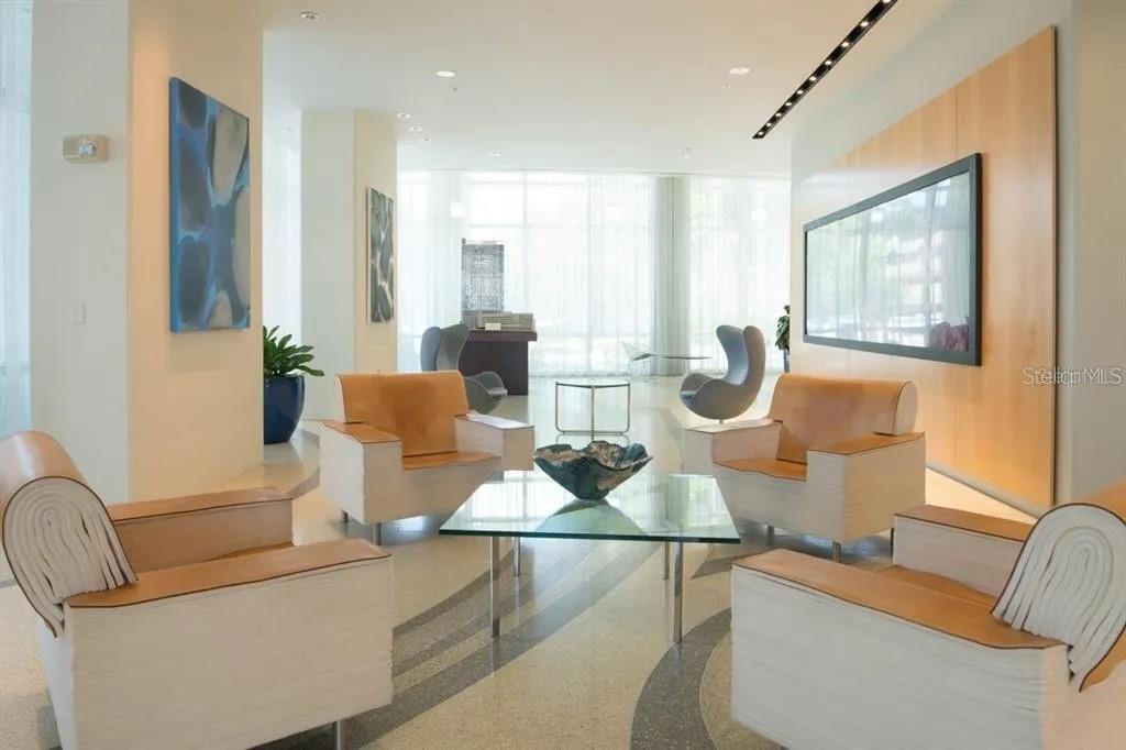 Image 11 of 27 For 150 Robinson Street 29b