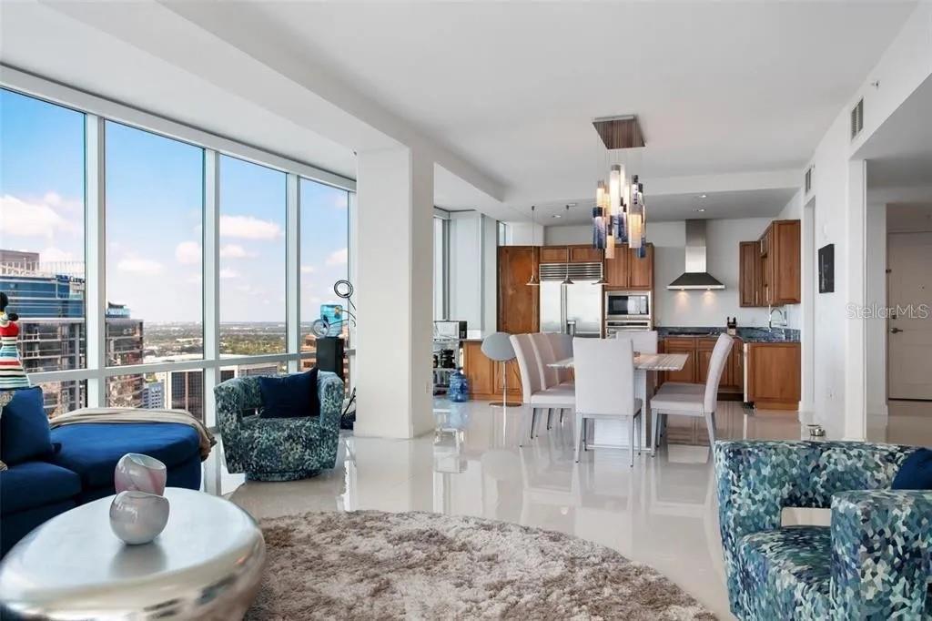 Image 15 of 27 For 150 Robinson Street 29b