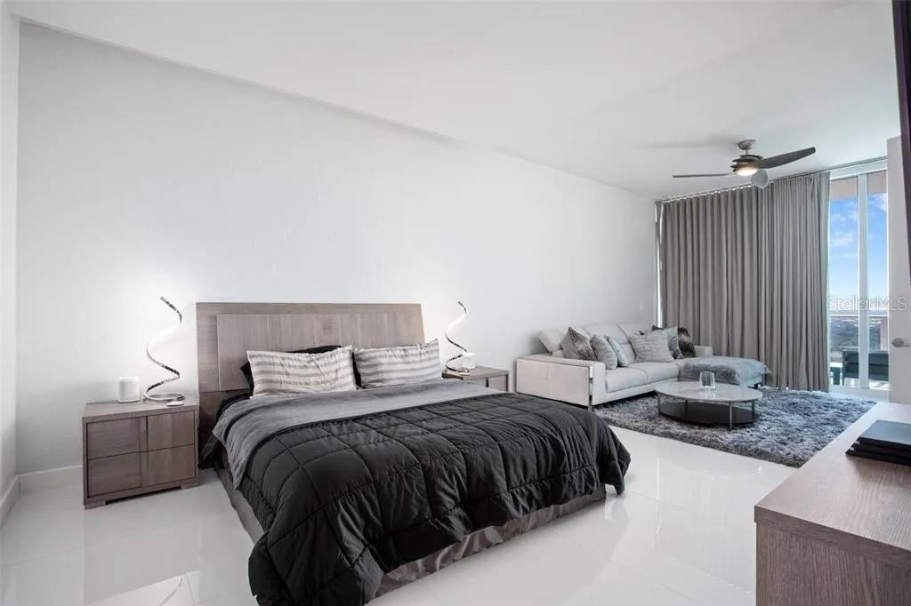 Image 18 of 27 For 150 Robinson Street 29b