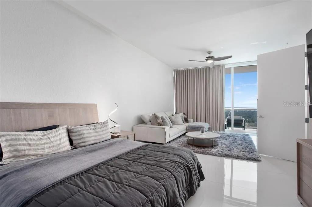 Image 19 of 27 For 150 Robinson Street 29b