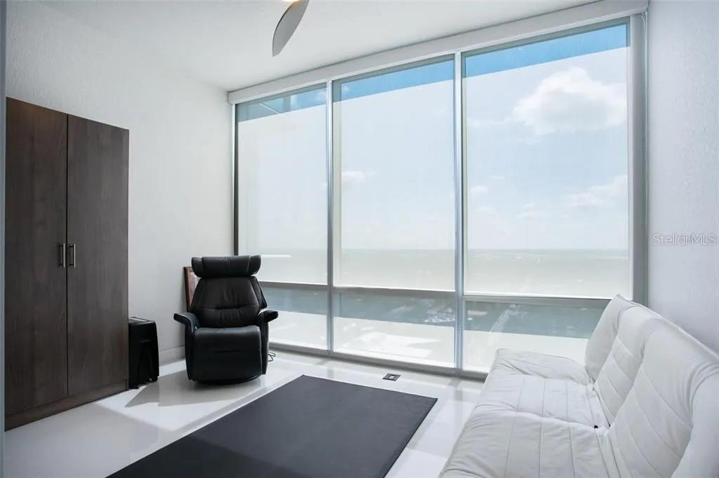 Image 20 of 27 For 150 Robinson Street 29b