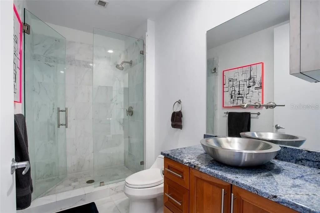 Image 22 of 27 For 150 Robinson Street 29b