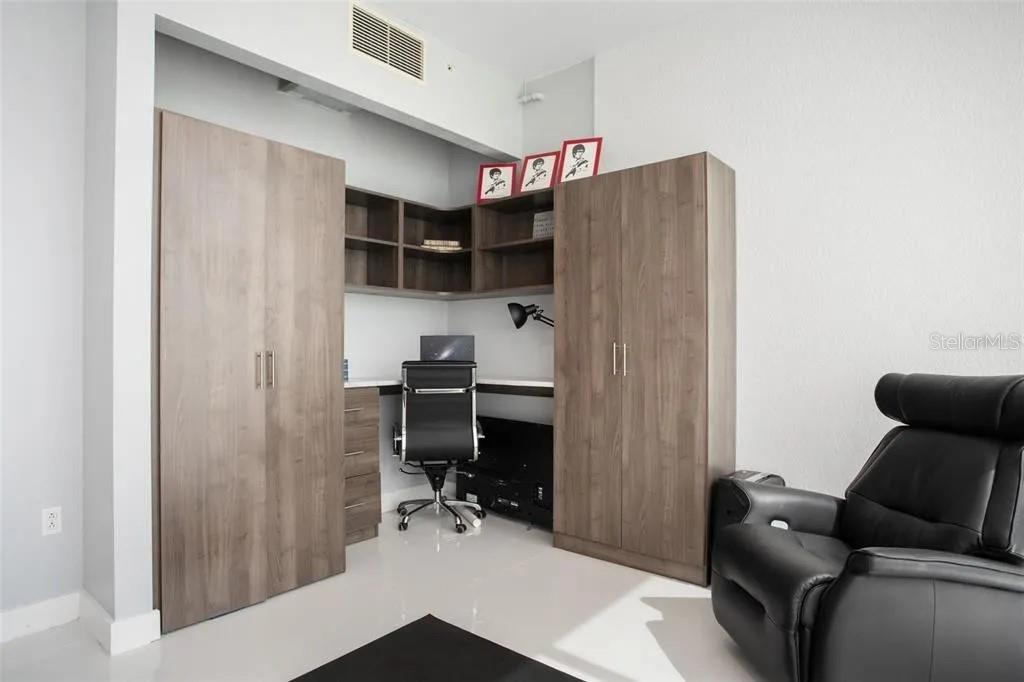 Image 24 of 27 For 150 Robinson Street 29b