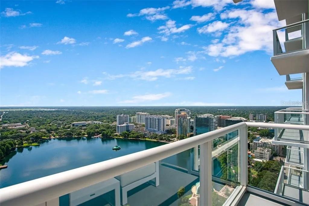 Image 4 of 27 For 150 Robinson Street 29b