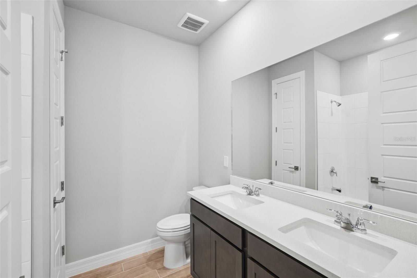 Image 18 of 42 For 44314 Frontier Drive