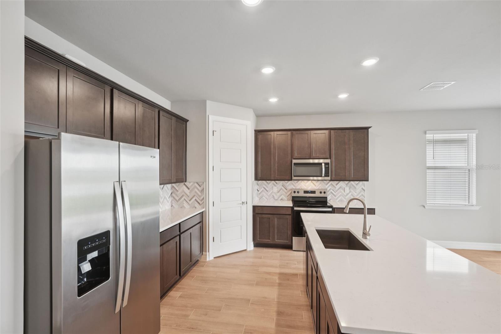 Image 8 of 42 For 44314 Frontier Drive