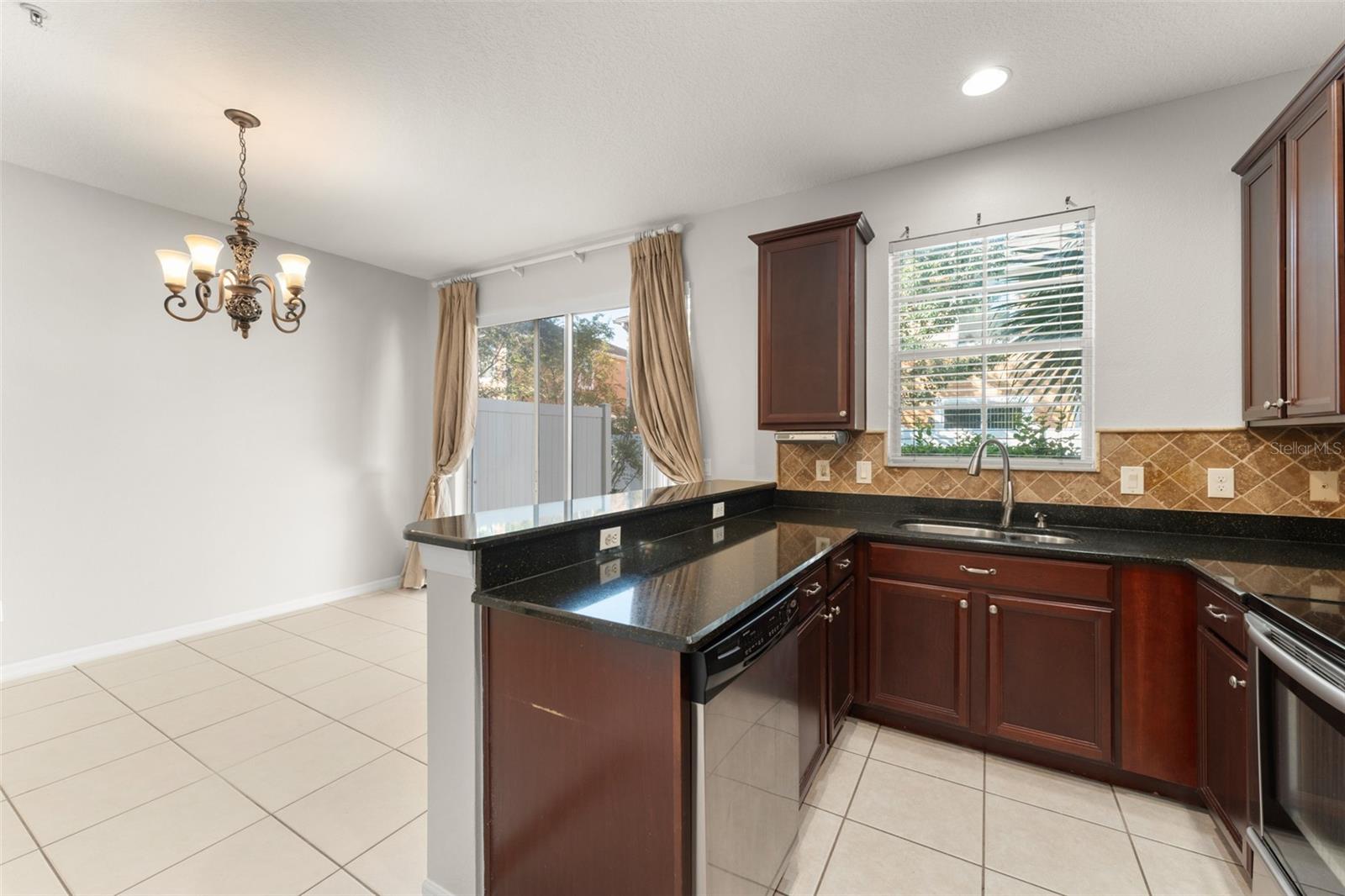 Image 12 of 41 For 9434 Tawnyberry Street