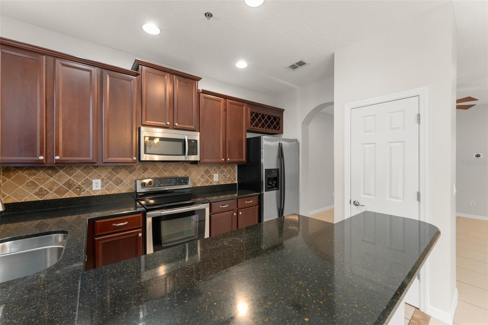 Image 14 of 41 For 9434 Tawnyberry Street