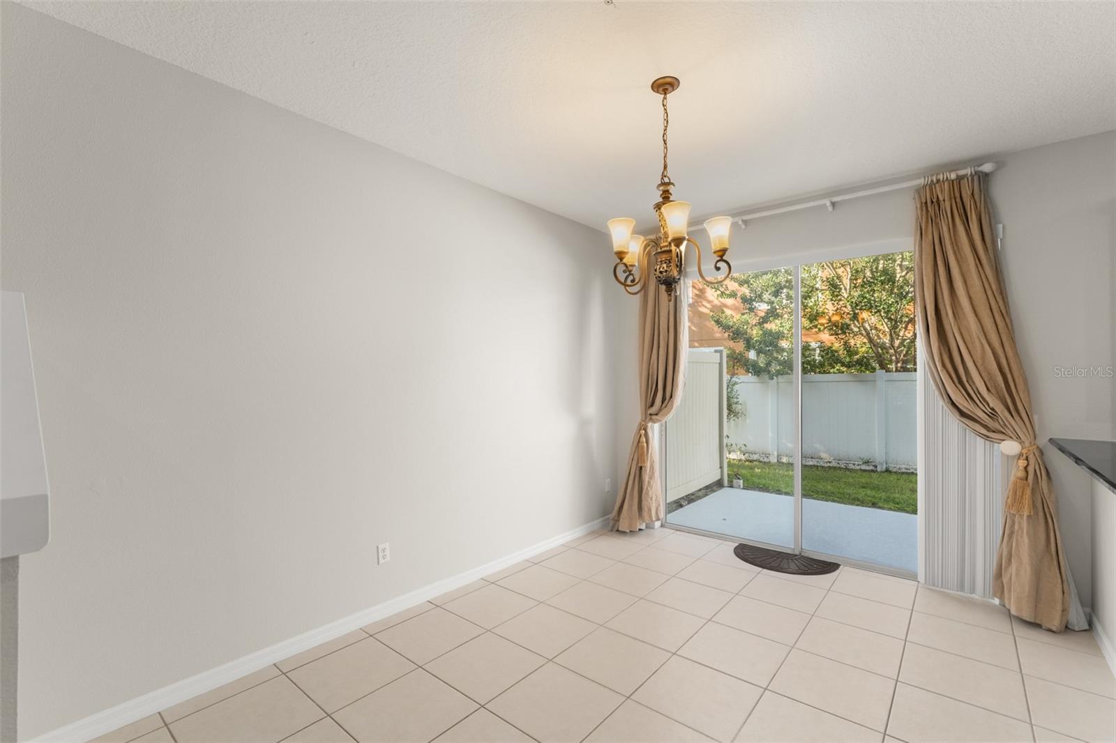 Image 17 of 41 For 9434 Tawnyberry Street