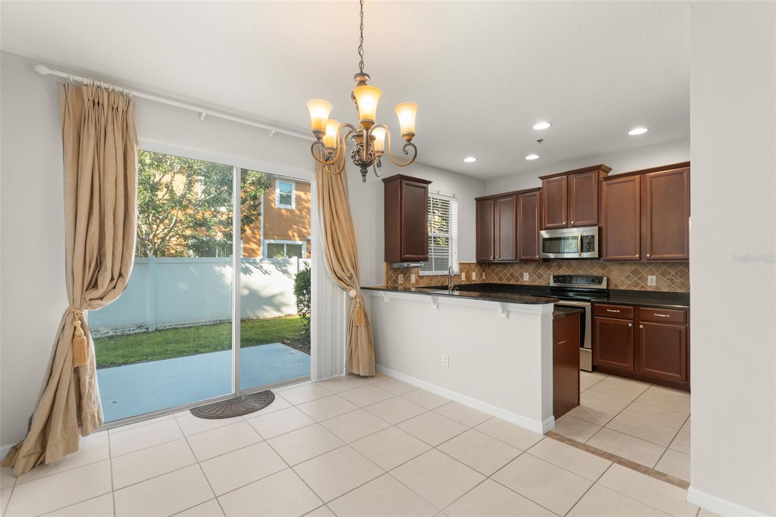 Image 18 of 41 For 9434 Tawnyberry Street