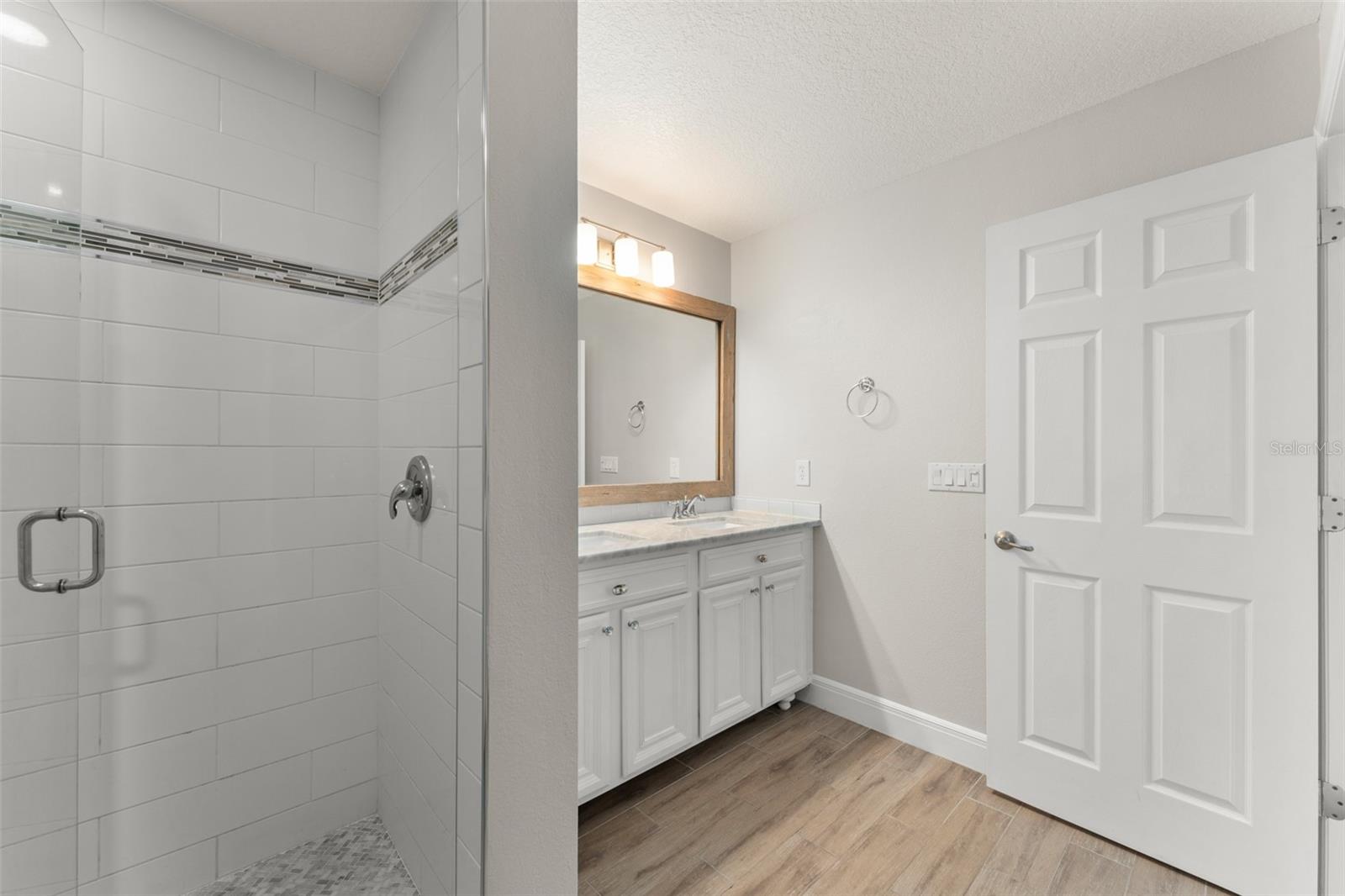 Image 27 of 41 For 9434 Tawnyberry Street
