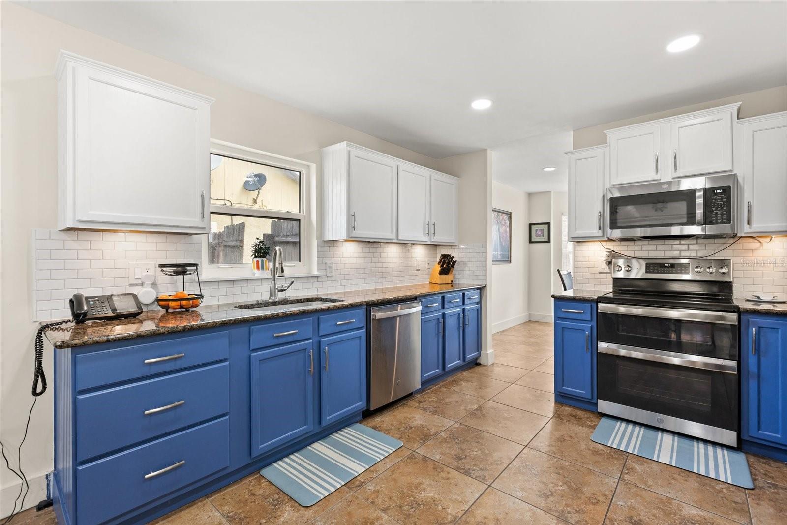 Image 11 of 38 For 12648 Oldcastle Drive