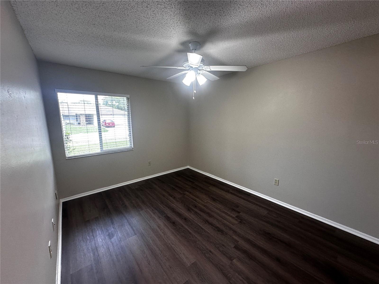 Image 14 of 19 For 321 Redwing Way