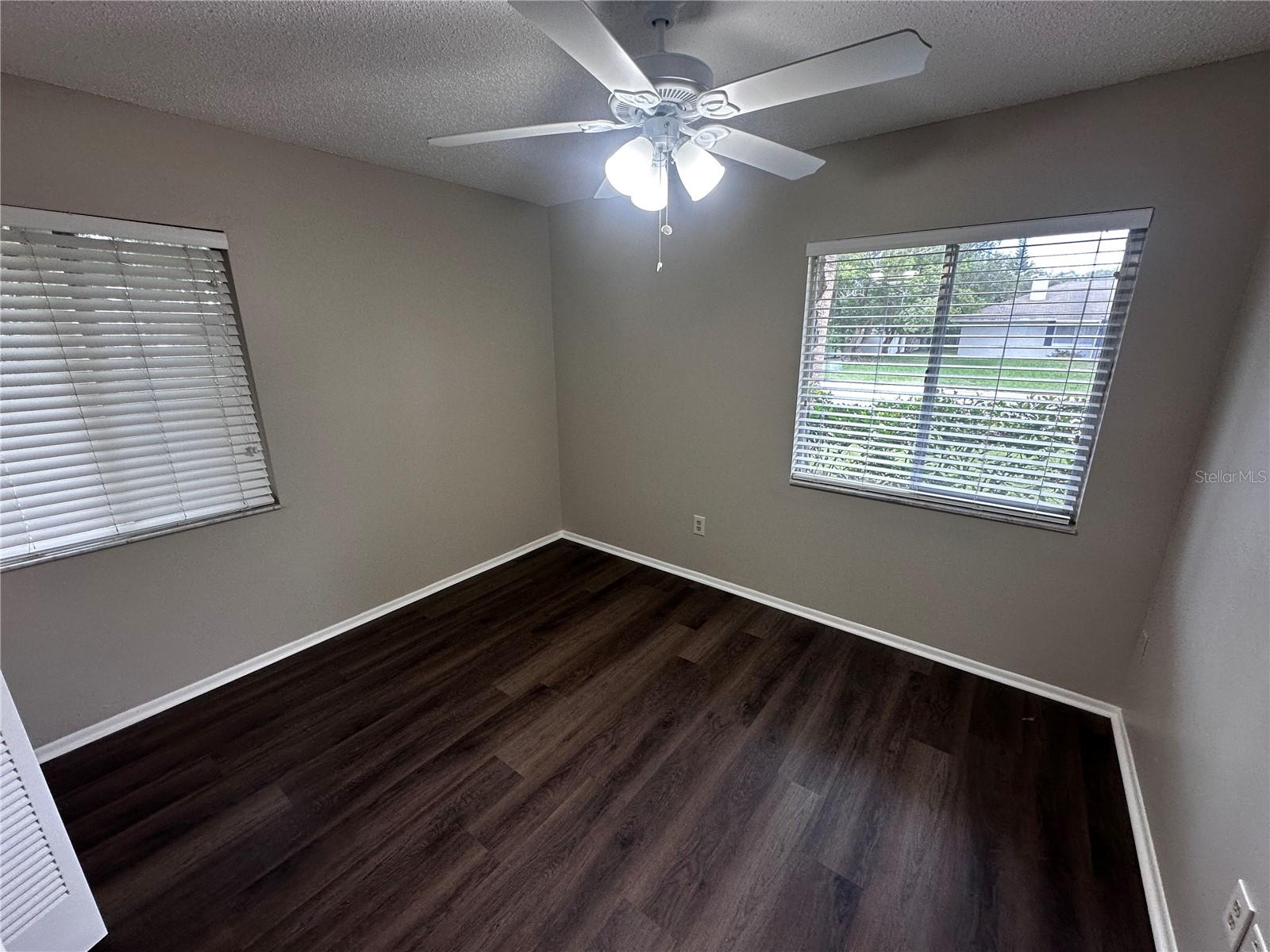 Image 16 of 19 For 321 Redwing Way
