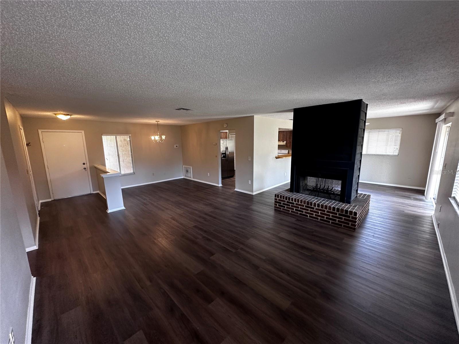 Image 3 of 19 For 321 Redwing Way