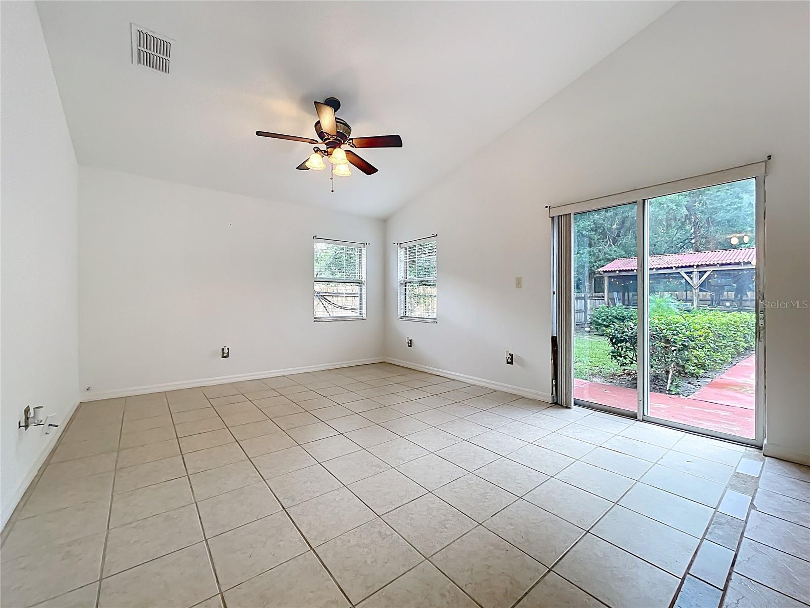 Image 10 of 57 For 332 Limit Avenue