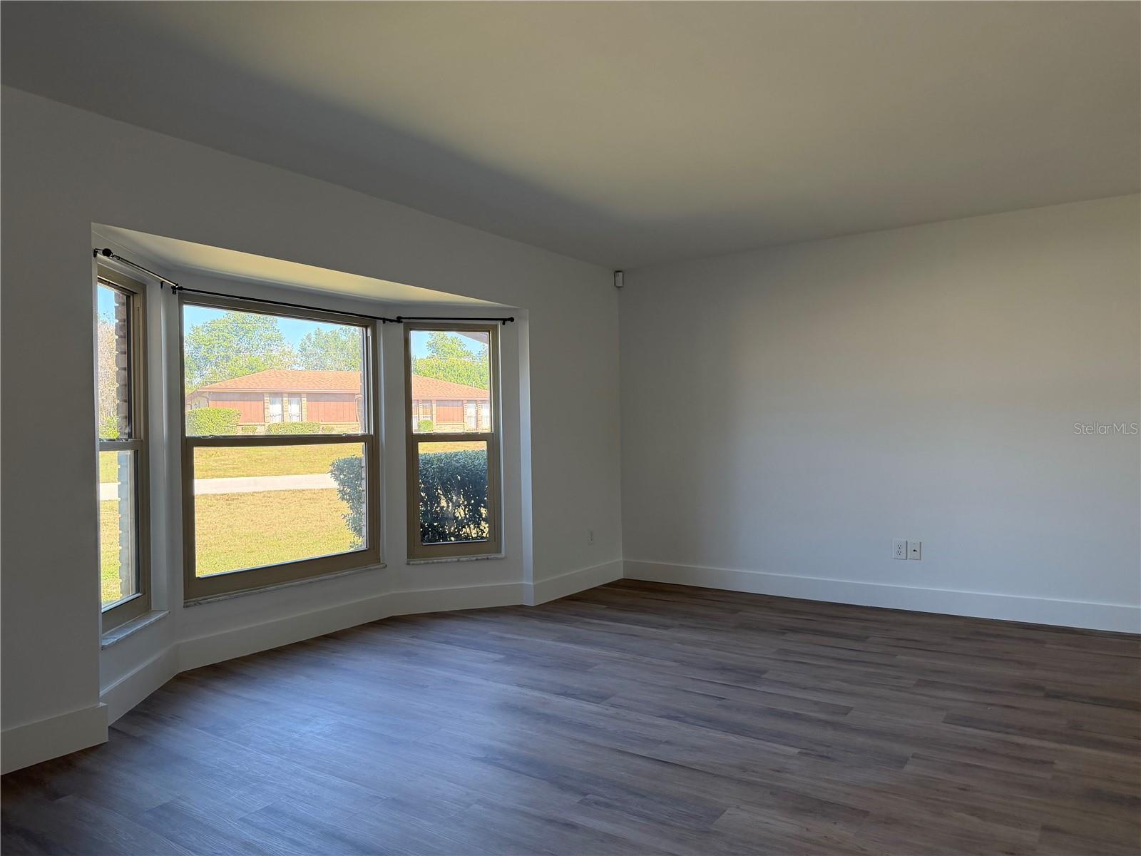 Image 27 of 27 For 947 Atmore Circle