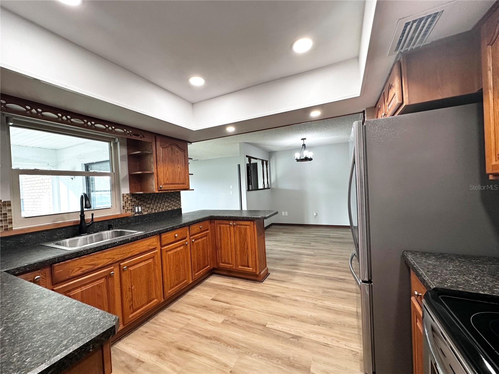 Image 4 of 26 For 947 Atmore Circle