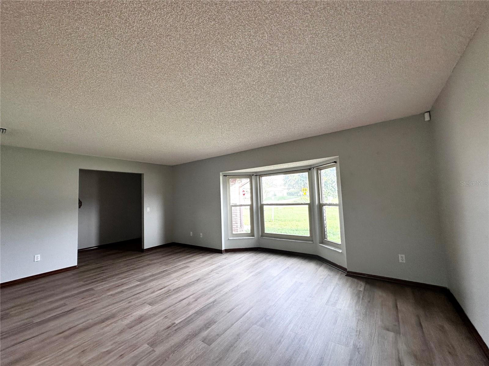 Image 6 of 26 For 947 Atmore Circle
