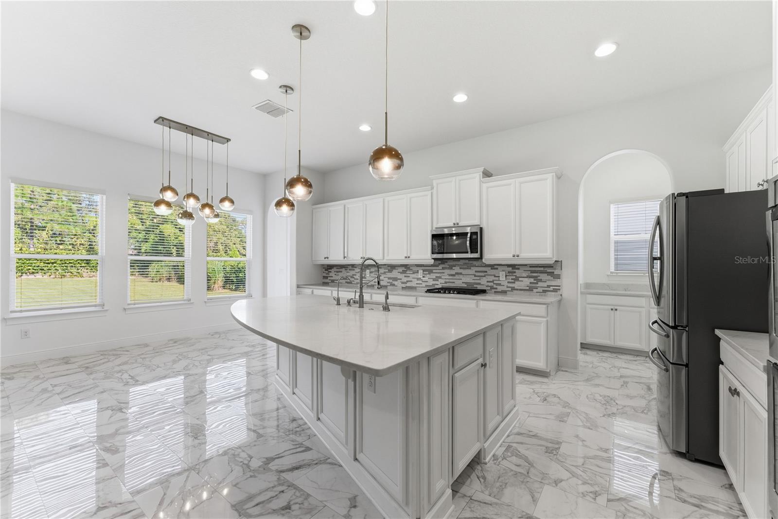 Listing photo id 8 for 1514 Arden Oaks Drive