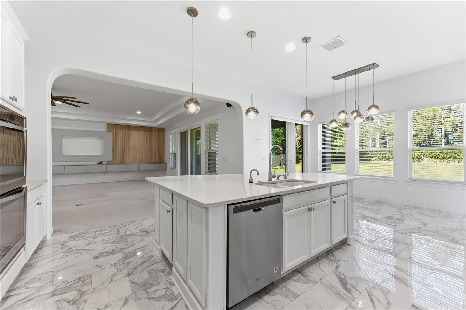 Listing photo id 9 for 1514 Arden Oaks Drive