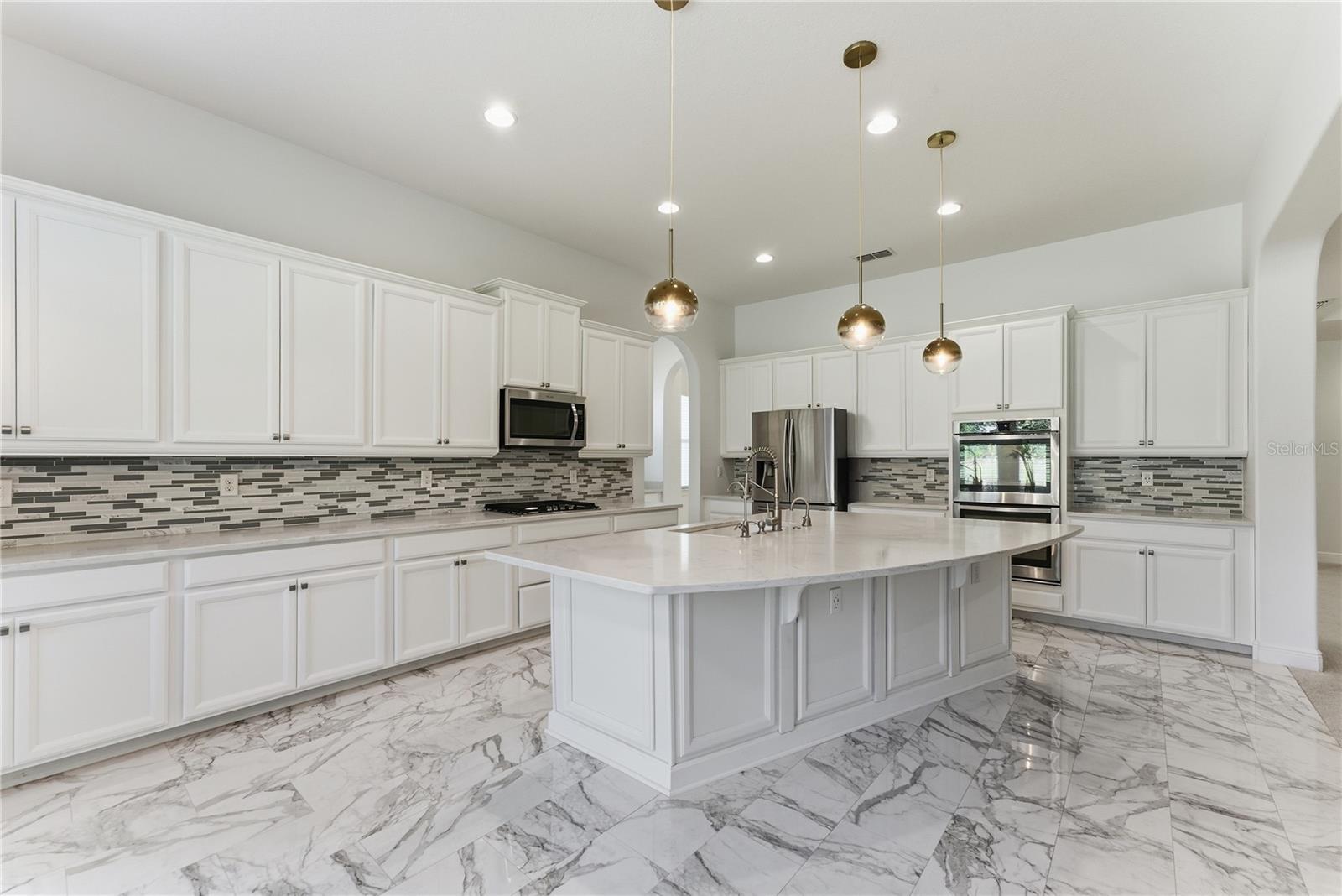 Listing photo id 10 for 1514 Arden Oaks Drive