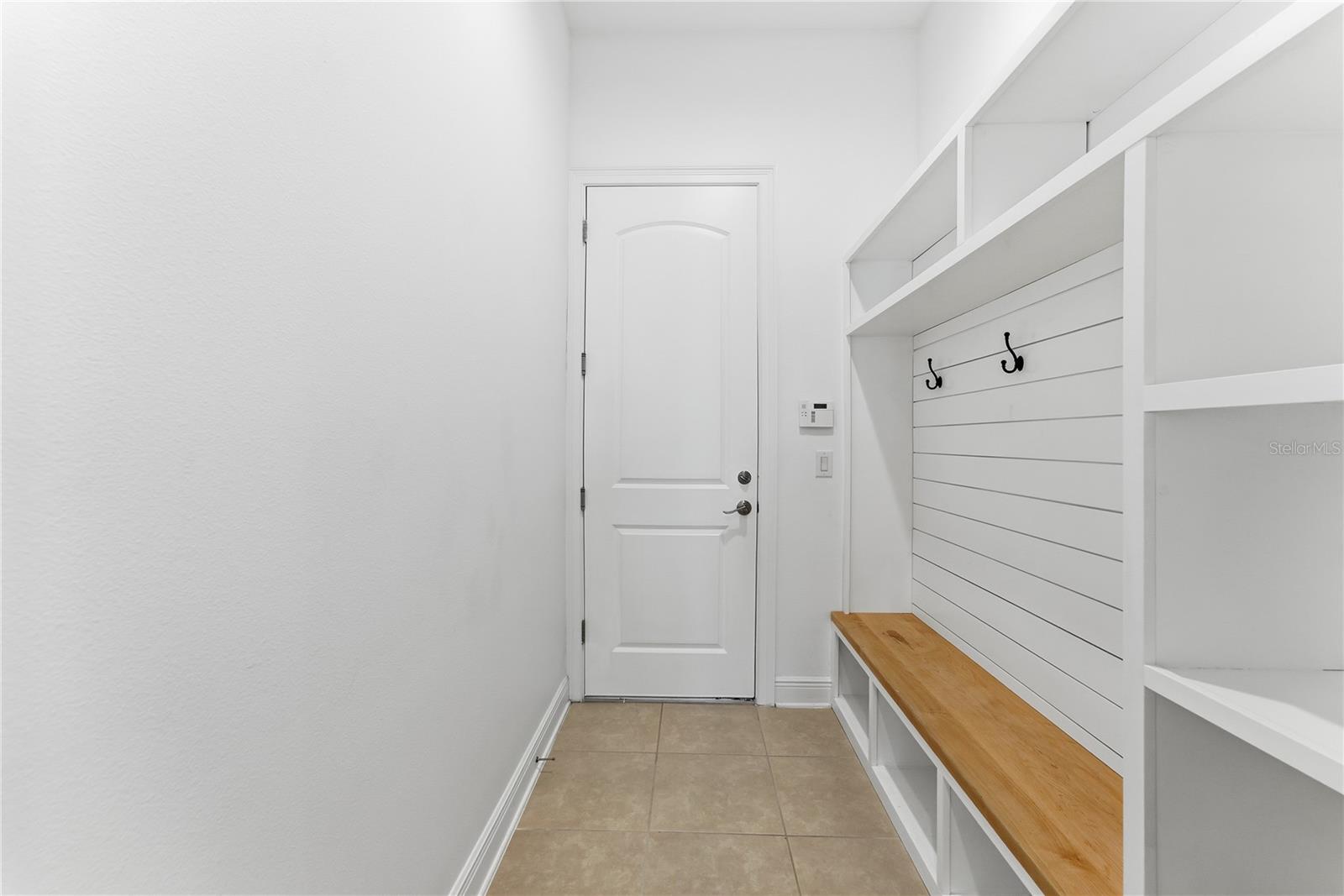 Listing photo id 15 for 1514 Arden Oaks Drive