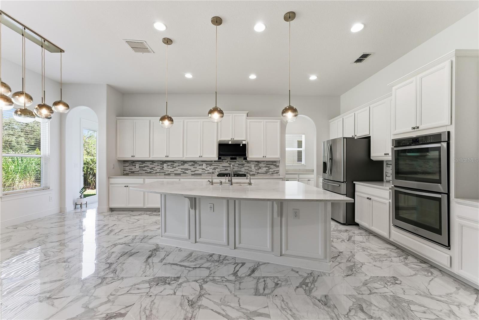 Listing photo id 7 for 1514 Arden Oaks Drive