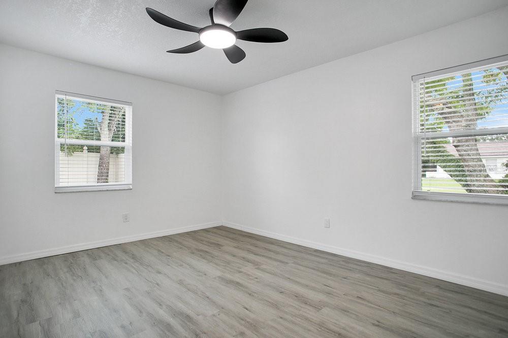 Image 15 of 26 For 50 Avalon Court