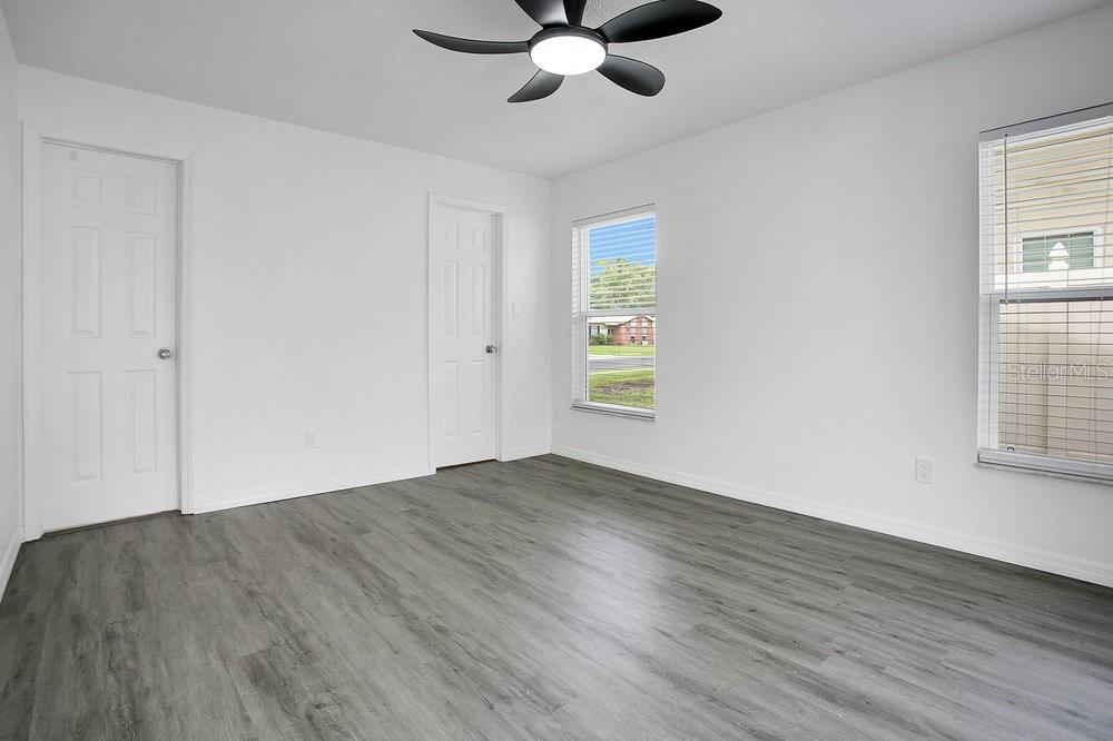 Image 19 of 26 For 50 Avalon Court