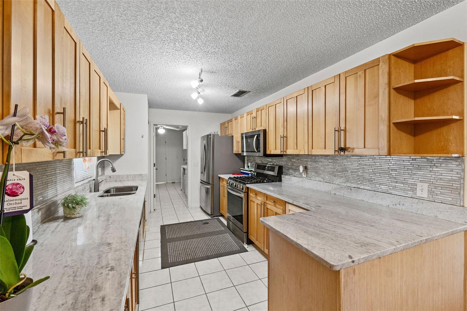 Image 10 of 30 For 8975 Cypresswood Drive