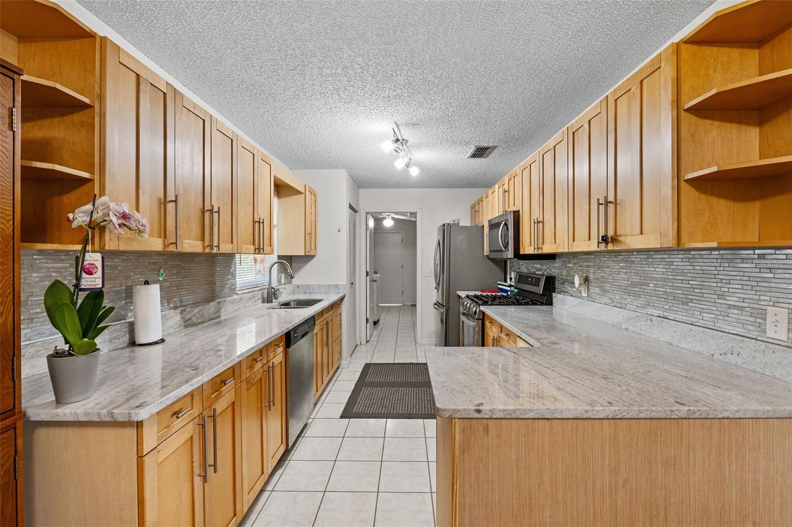 Image 9 of 30 For 8975 Cypresswood Drive
