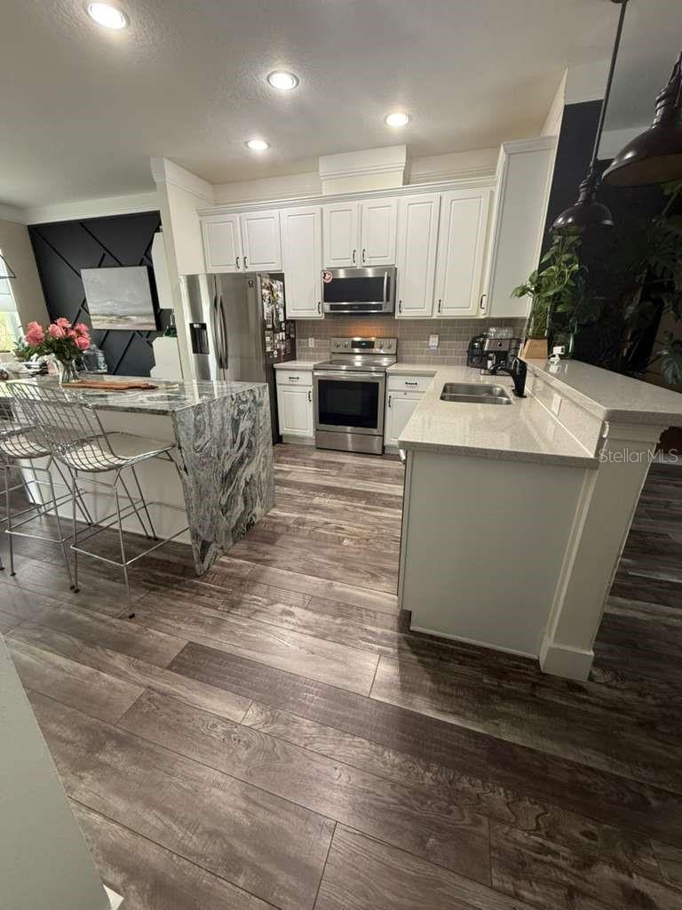 Image 3 of 18 For 7628 Billingham Street