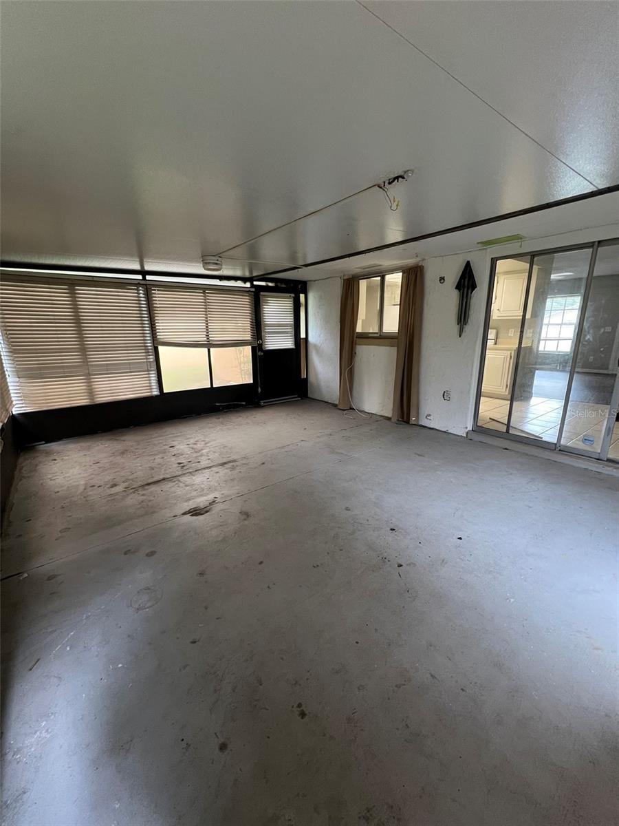 Image 11 of 15 For 146 Alderwood Street