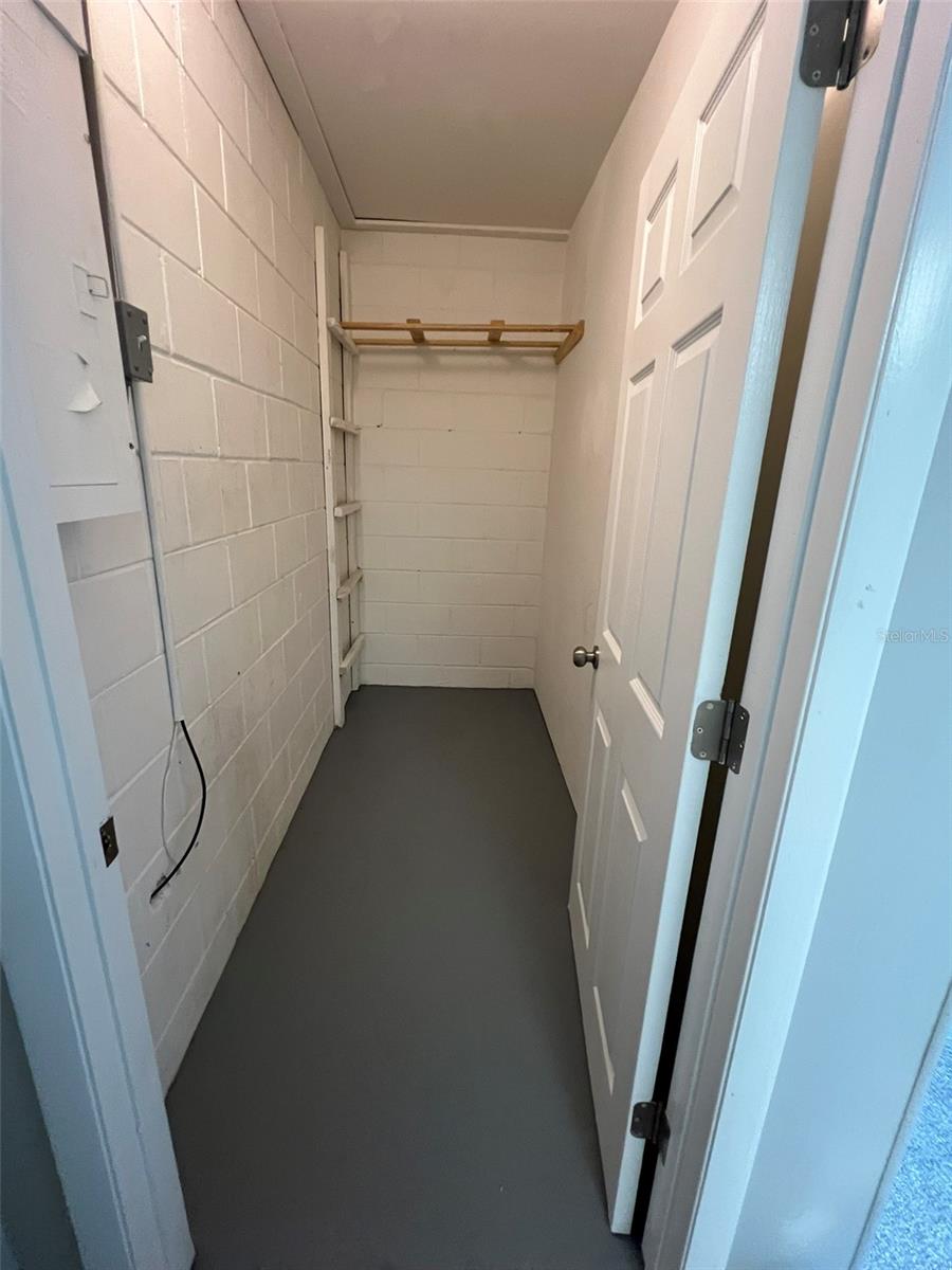 Image 6 of 15 For 146 Alderwood Street
