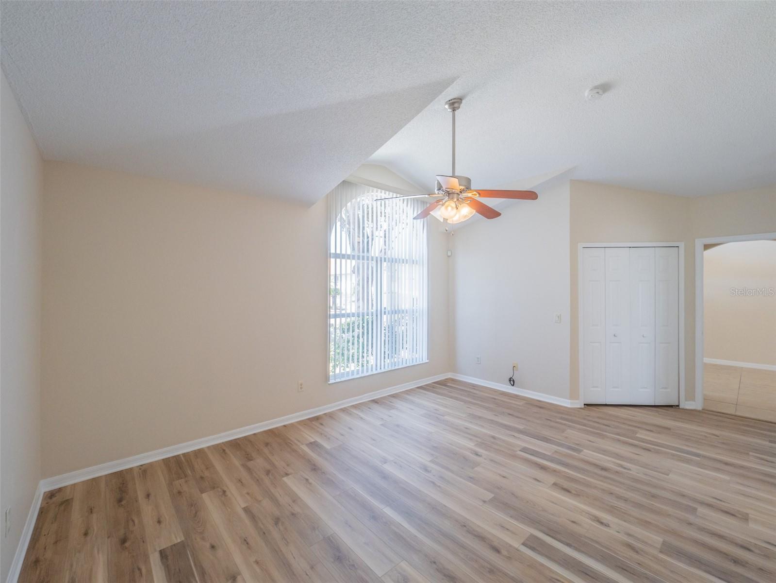 Image 17 of 34 For 4405 Hazelton Court
