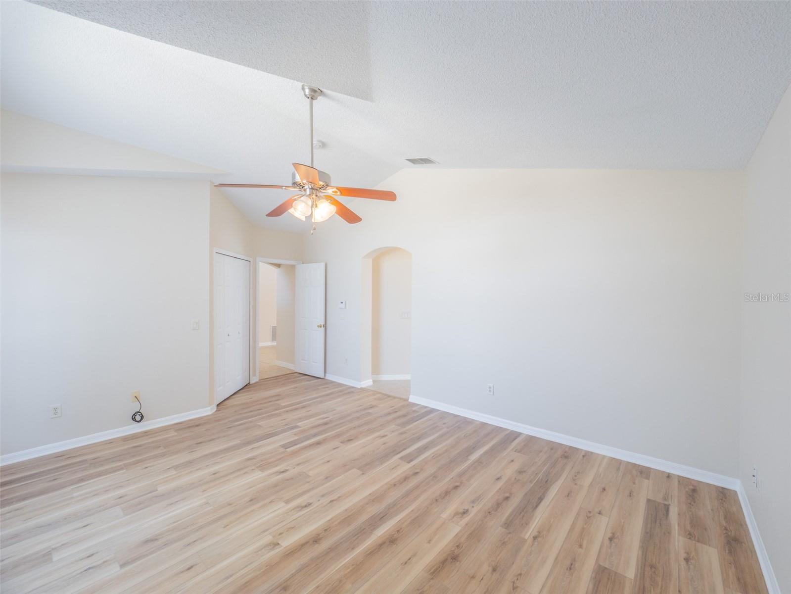 Image 18 of 34 For 4405 Hazelton Court