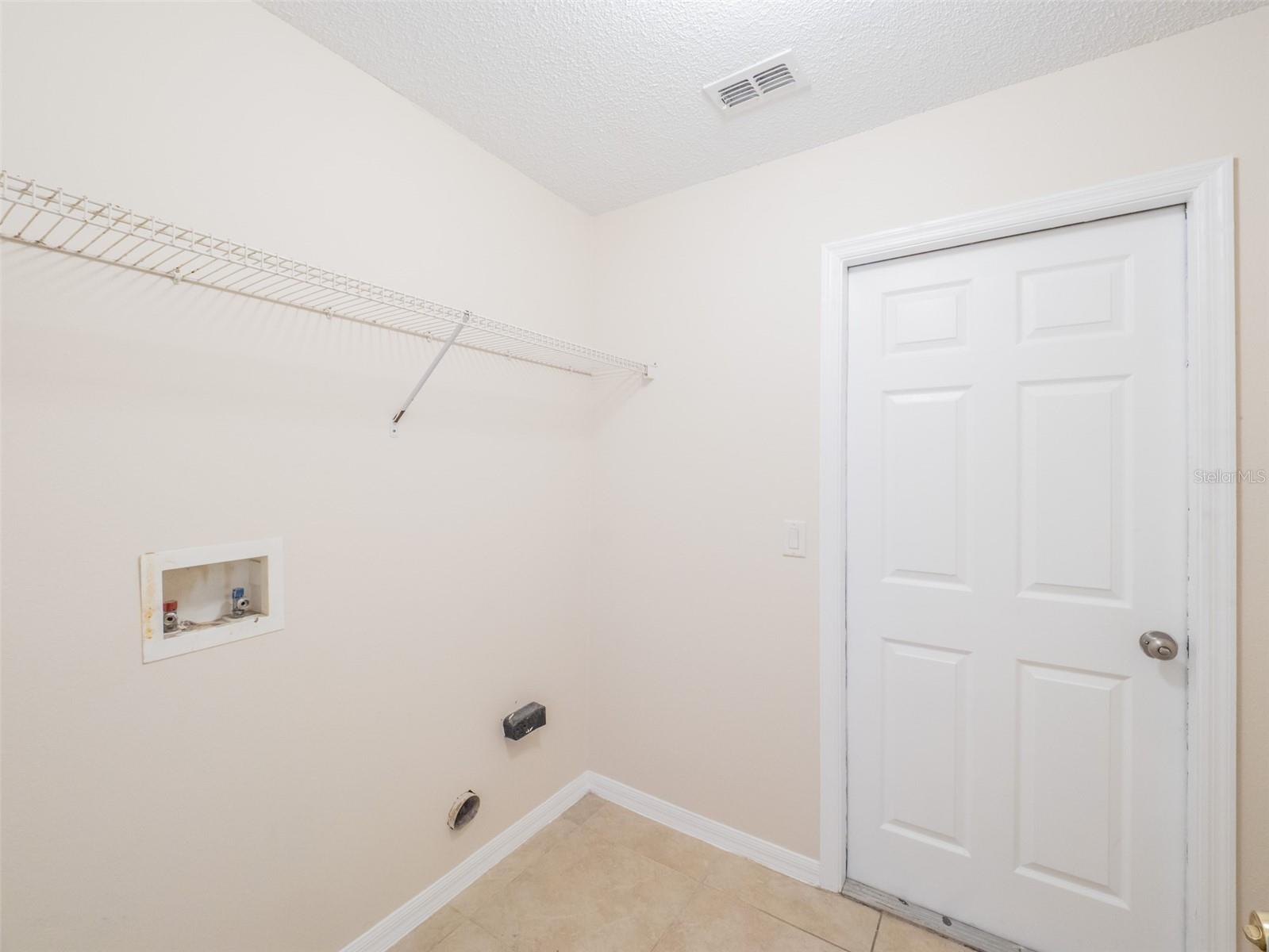 Image 23 of 34 For 4405 Hazelton Court