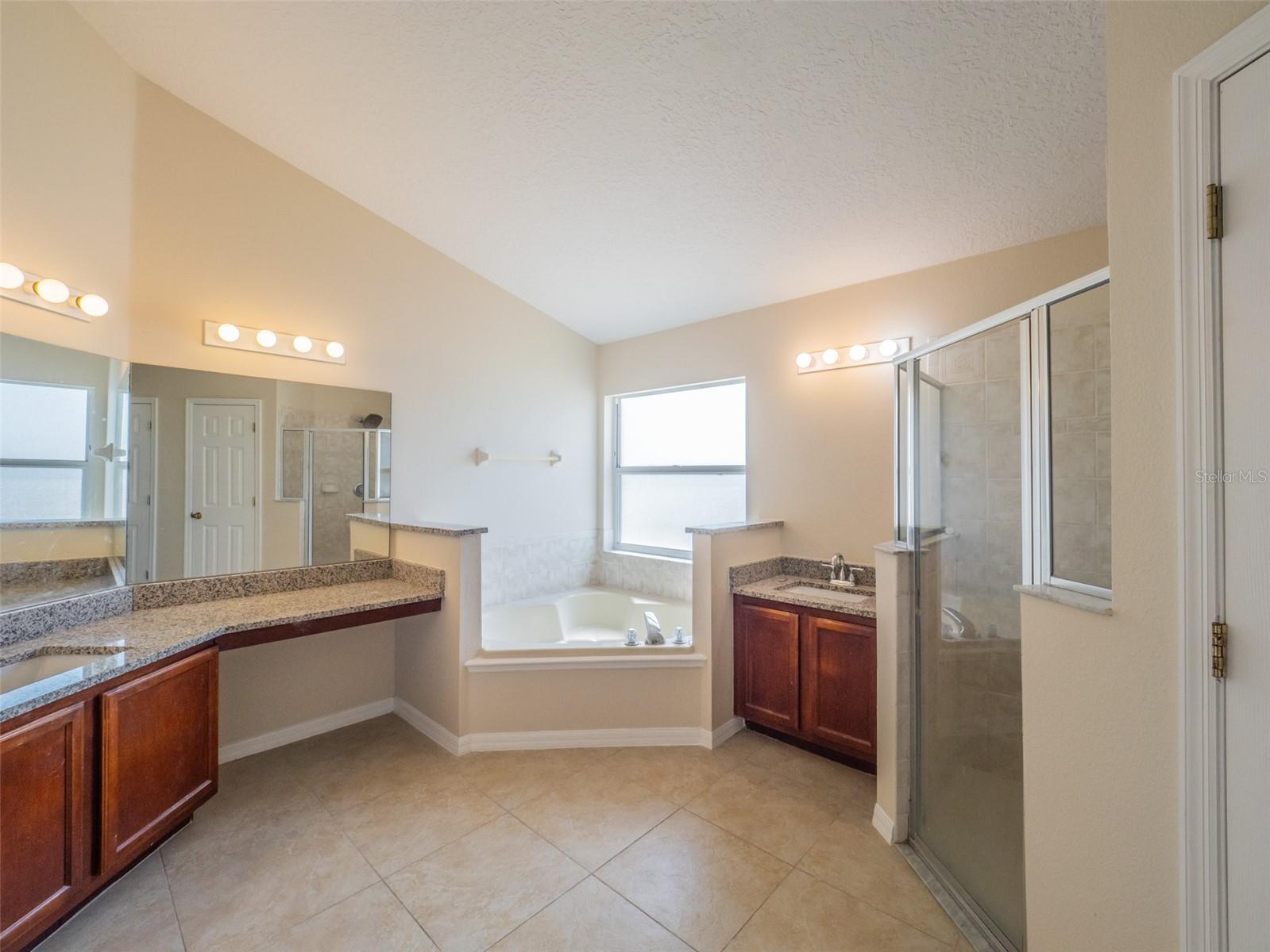 Image 27 of 34 For 4405 Hazelton Court