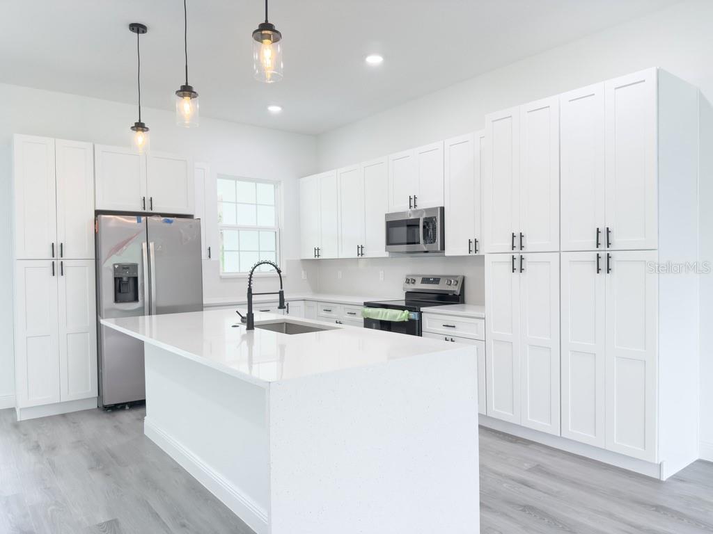 Image 17 of 50 For 13393 43rd Ave Rd