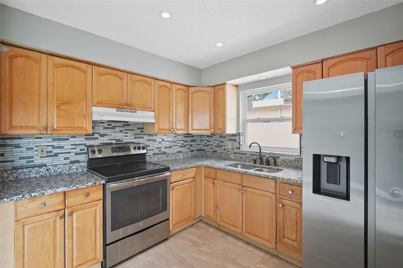 Image 15 of 33 For 3713 37th Street N