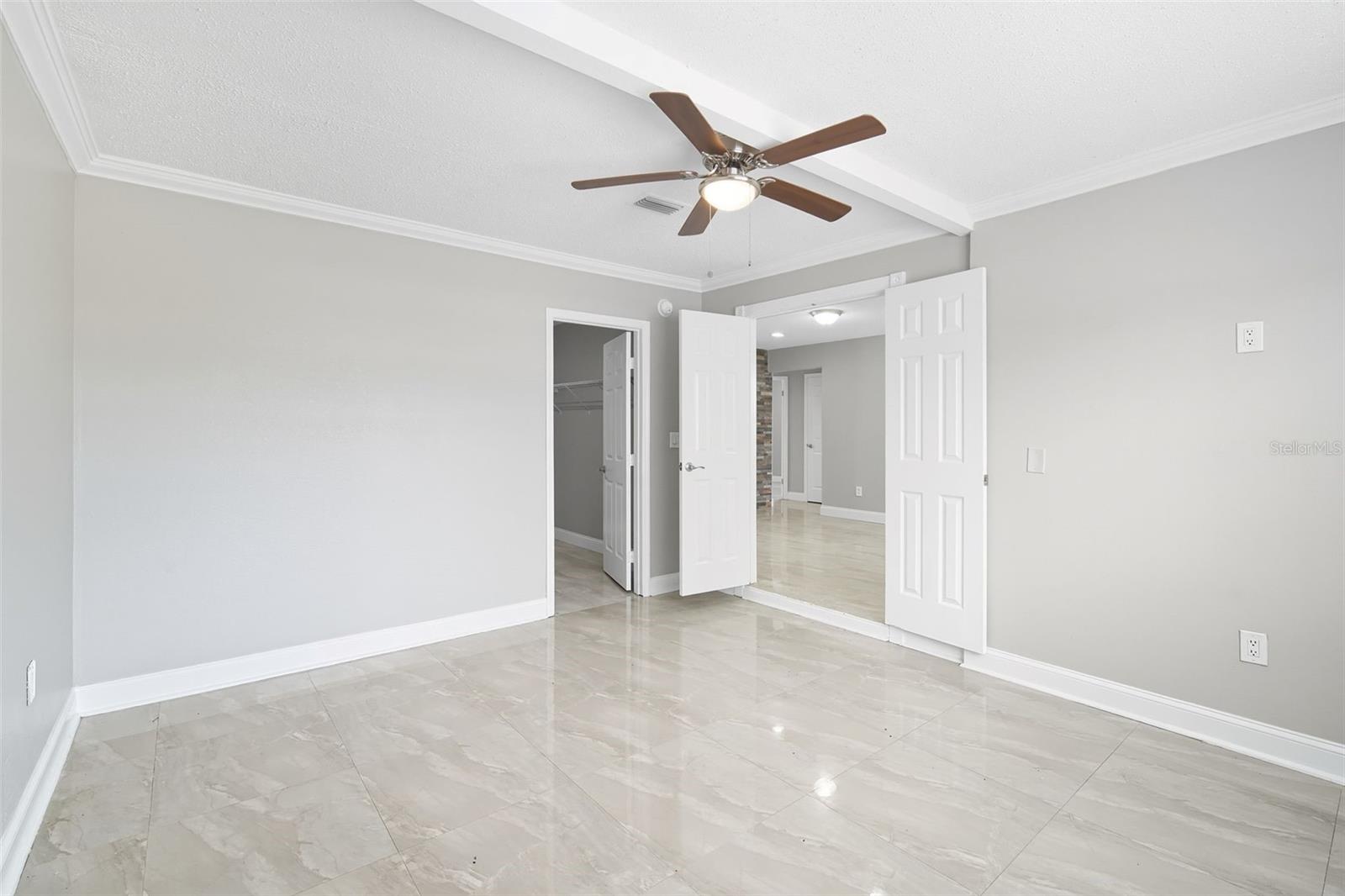 Image 22 of 33 For 3713 37th Street N
