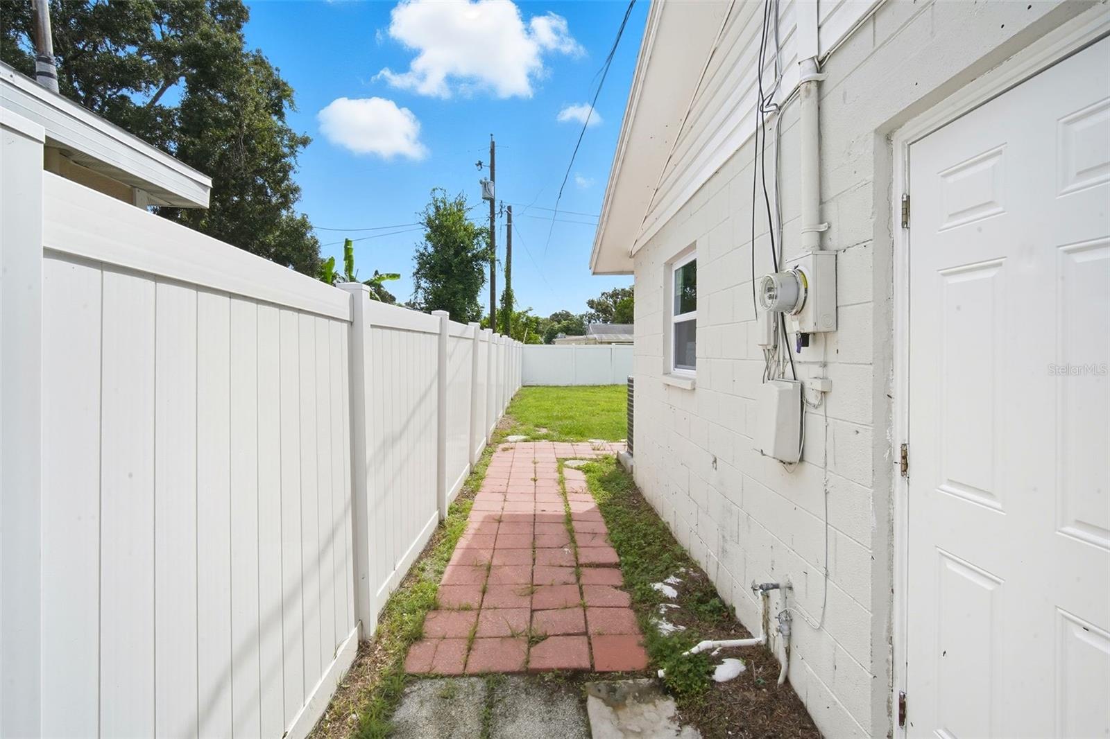 Image 27 of 33 For 3713 37th Street N