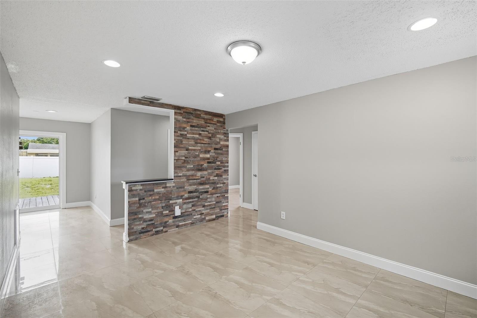 Image 9 of 33 For 3713 37th Street N
