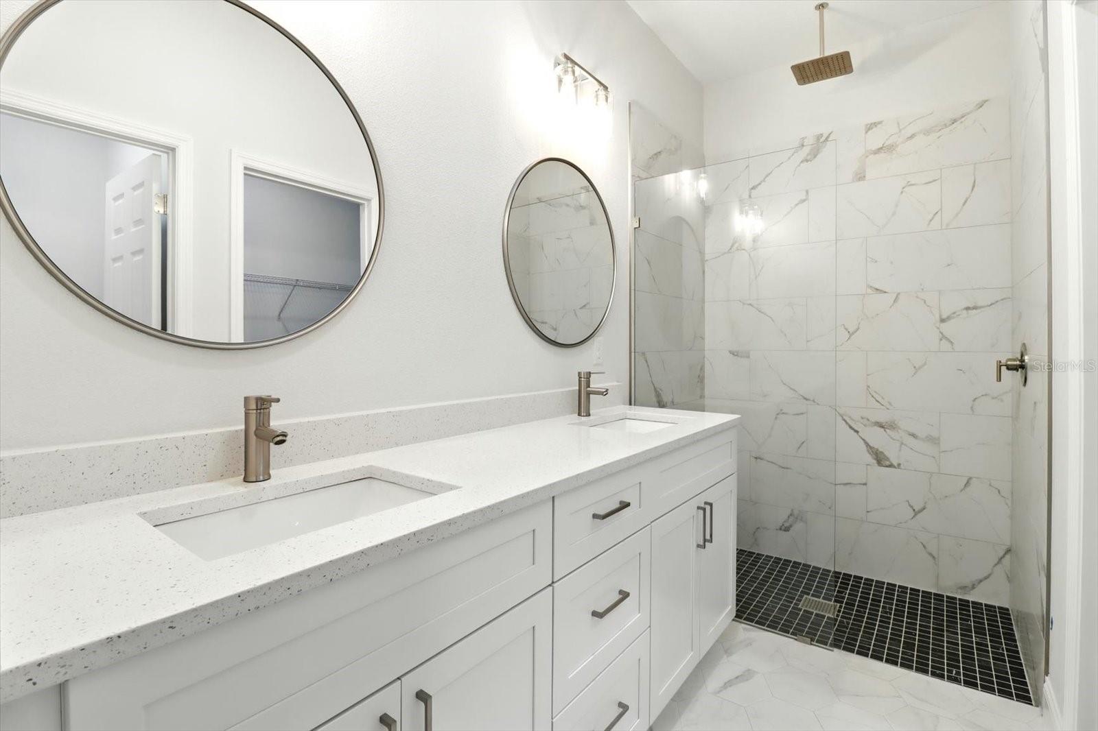 Listing photo id 20 for 2225 Howard Place