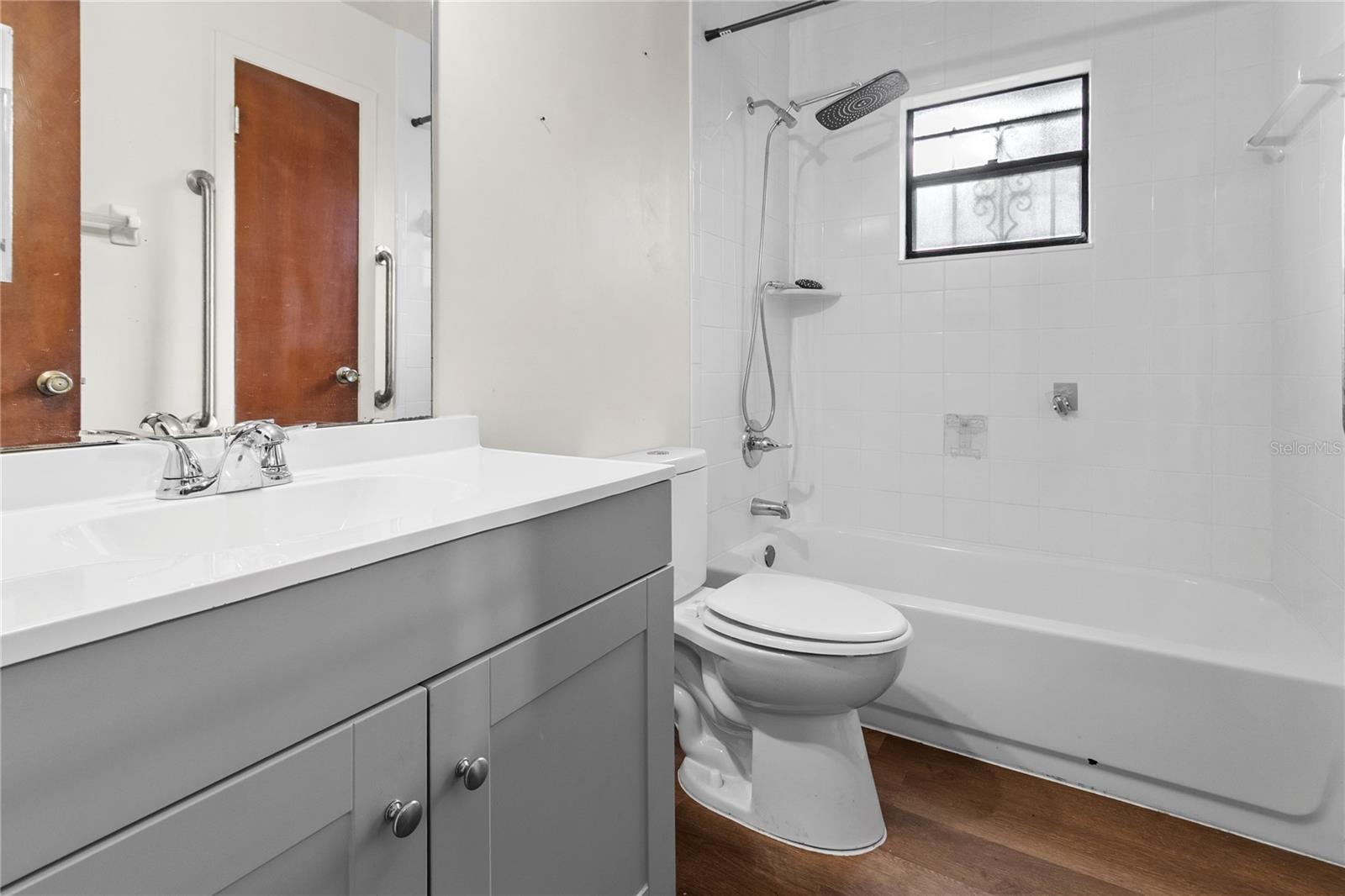 Image 10 of 11 For 1018 60th Terrace A