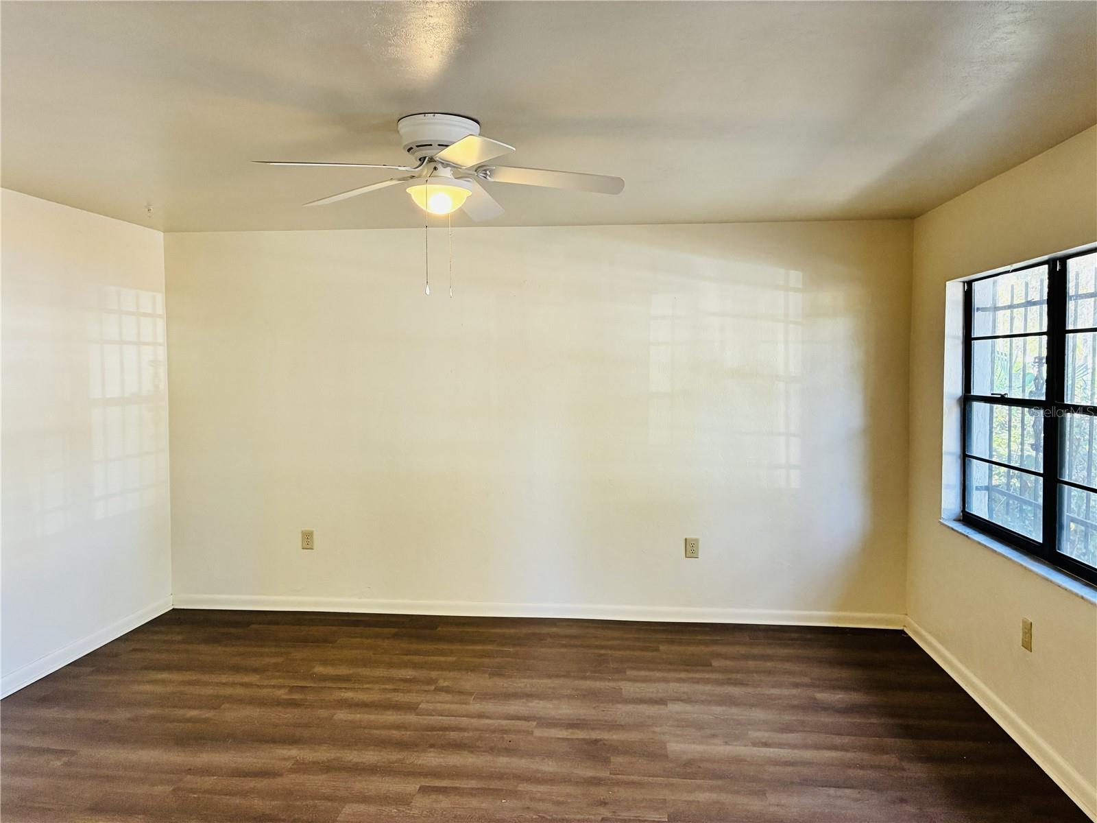 Image 3 of 11 For 1018 60th Terrace A