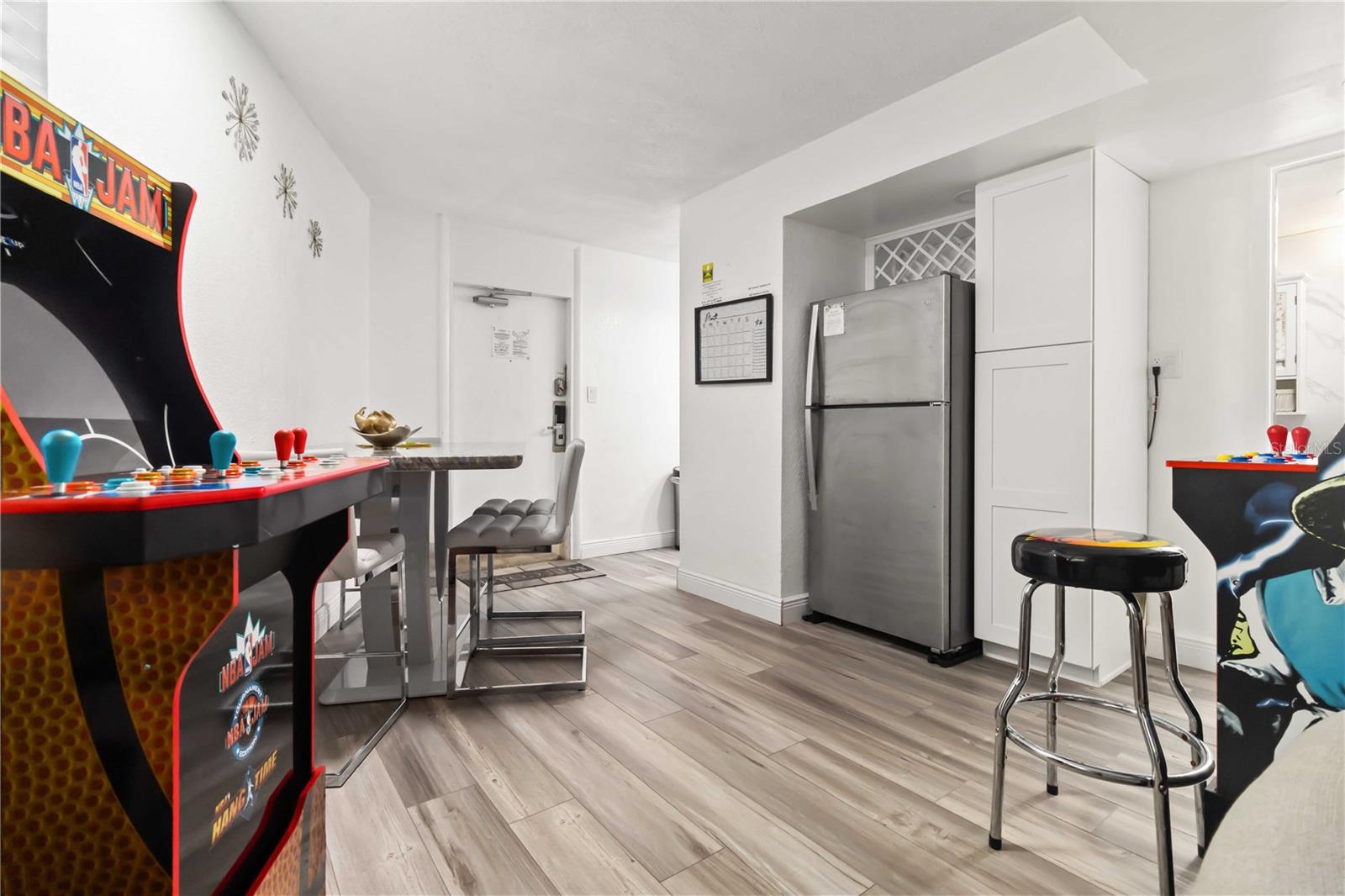 Image 5 of 27 For 2301 Atlantic Avenue 431